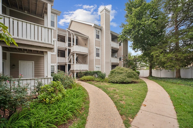 Building Photo - 14325 Climbing Rose Way
