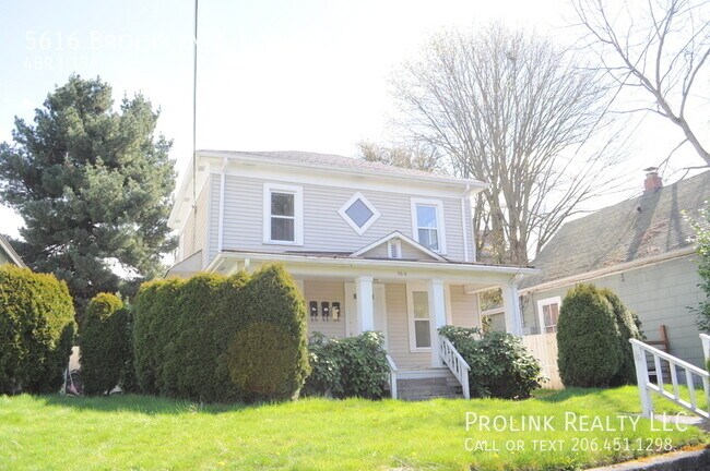 Foto del edificio - 5616 Brooklyn Ave NE