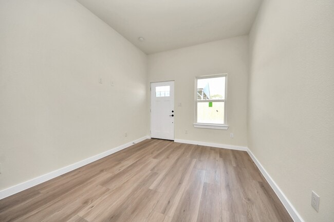 Foto del edificio - 8025 Peachtree St