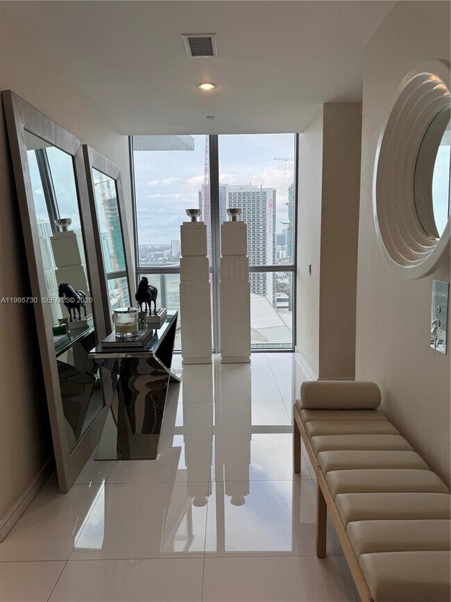 Foto del edificio - 1100 Biscayne Blvd