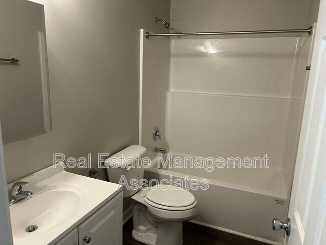 Foto del edificio - 215 W Quilly St