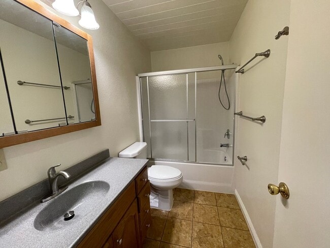 Foto del edificio - Beautiful and Spacious Pet-Friendly Home!