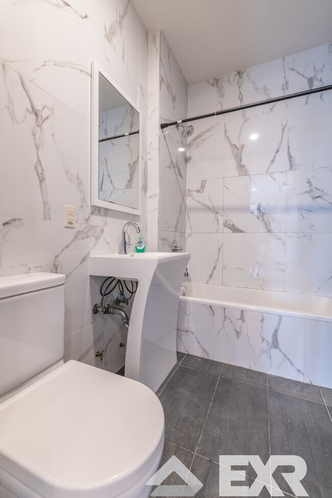 Foto del edificio - 1611 Sterling Pl