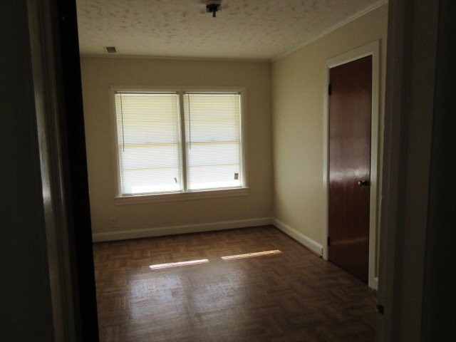 Foto del edificio - 600 Pinewood Rd