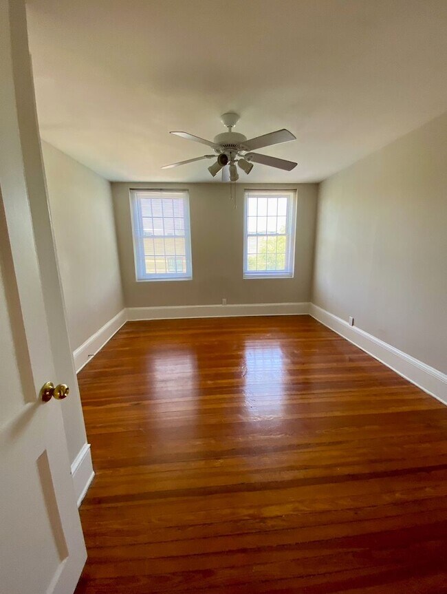 Building Photo - Quaint & Unique One Bedroom Apartment in Poncey-Highland