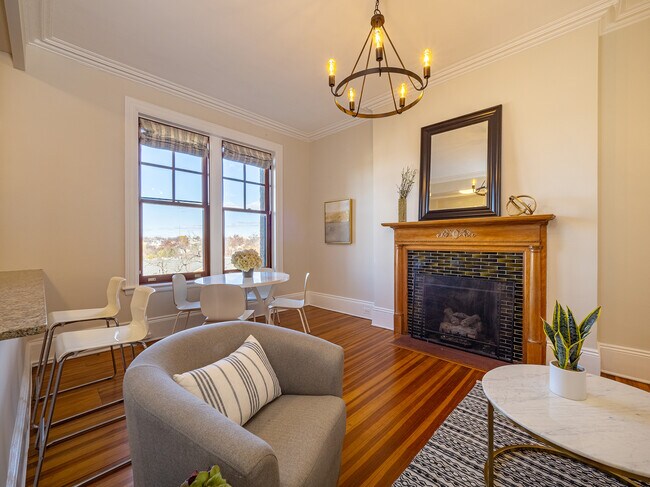 Living room and dining area - 2853 Ontario Rd NW