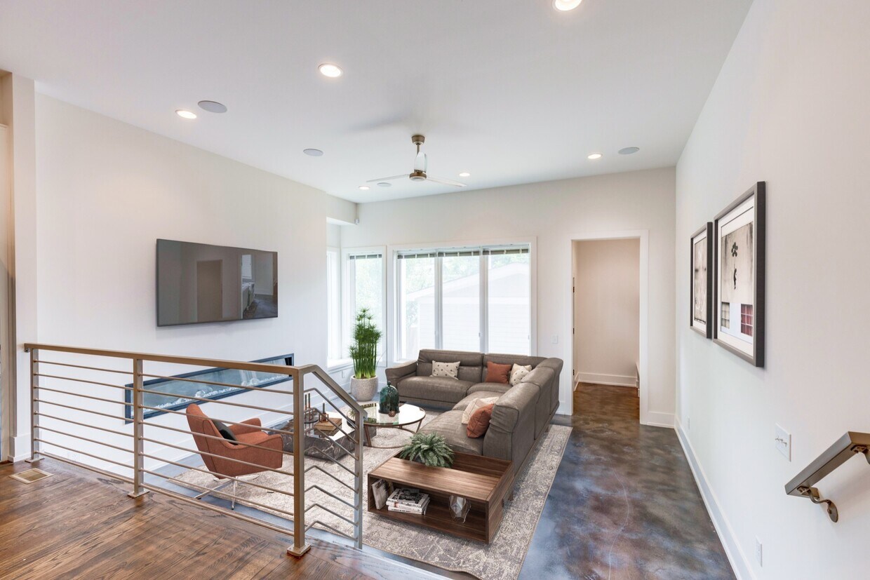Foto principal - 916 15th Ave