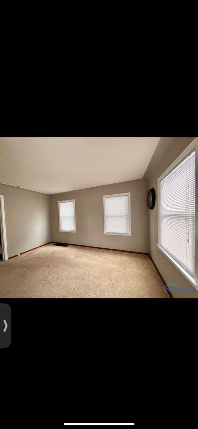 Building Photo - 4562 N Haven Ave