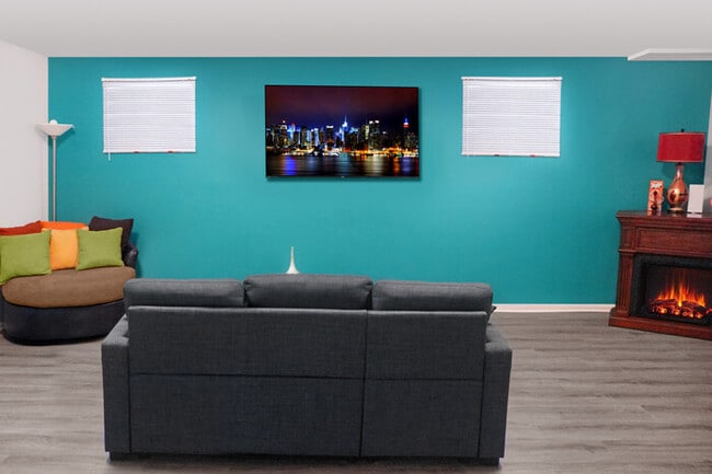 Building Photo - Sapphire Suite | Near NYC & EWR