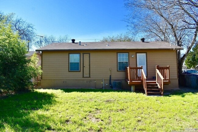 Building Photo - 1758 Amanda St