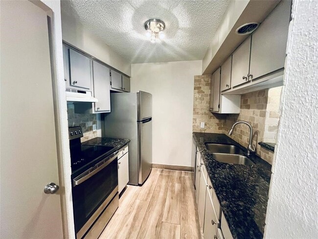 Foto del edificio - 1516 Bay Area Blvd