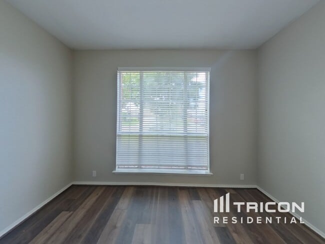 Building Photo - 4504 Vista Meadows Dr