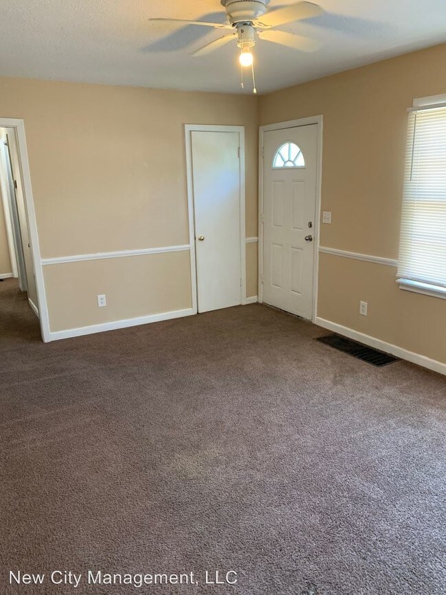Foto del edificio - 3 br, 1.5 bath House - 4221 East 54th Street