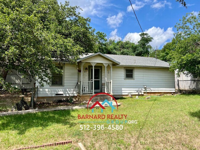 Foto del edificio - 1007 N LBJ Dr