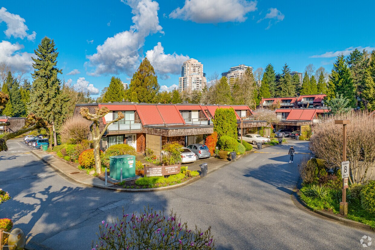 Photo principale - 9801-9867 Belfriar Dr