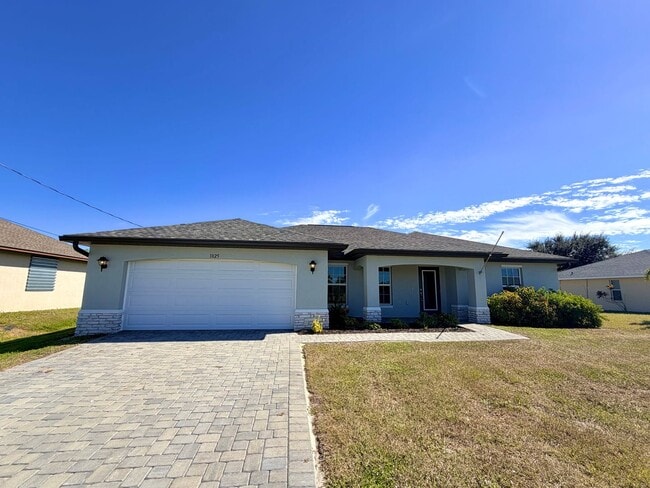4 Bed, 2 Bath Available Now in NW Cape Coral - 4 Bed, 2 Bath Available Now in NW Cape Coral House