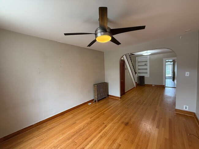 Foto del edificio - Charming 2 Bed + Office w/ Parking | Steps...
