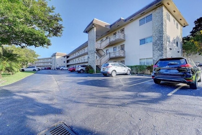 Foto del edificio - 5102 NW 36th St
