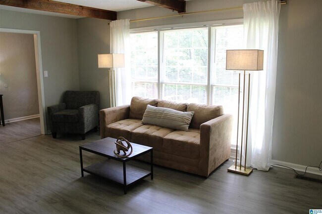 Foto del edificio - 4 bed, 2 bath in Alabaster