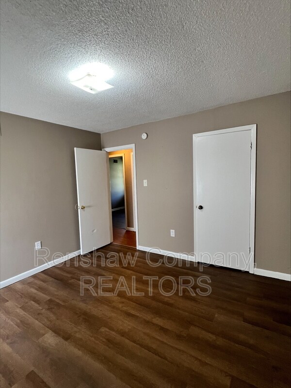 Foto del edificio - 1539 Defoe Rd