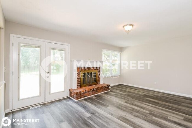 Building Photo - 470 CHELSEA DR, ST CHARLES, MO 63304