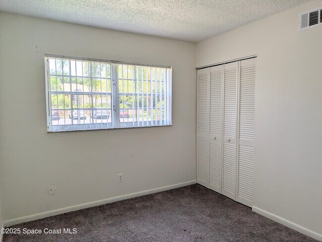 Foto del edificio - 1601 Sunny Brook Ln