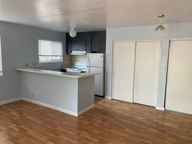 Kitchen - 43111 Mayfair Park Ave