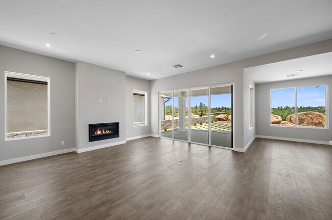 Foto del edificio - 1318 Rockwood Dr