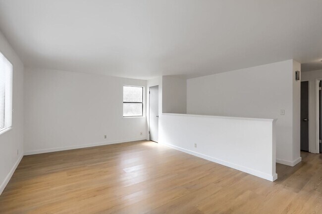 Foto del edificio - 12737 Greenwood Ave N