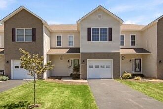 Building Photo - 2645 Blossom Trail E