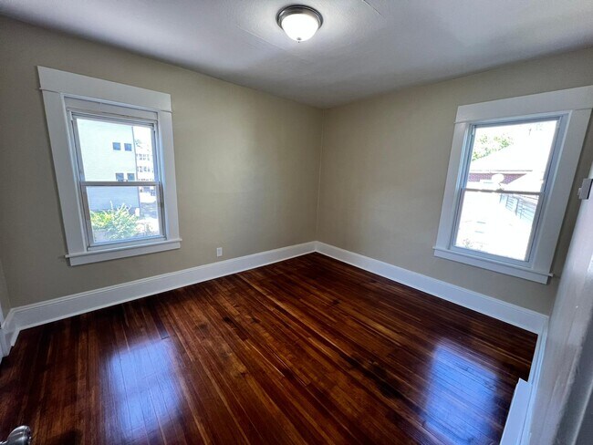 Foto del edificio - 988 Chicopee St