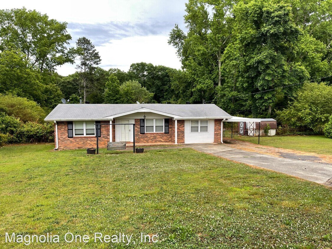 Primary Photo - 3 br, 1 bath House - 3681 W. County Line Rd.