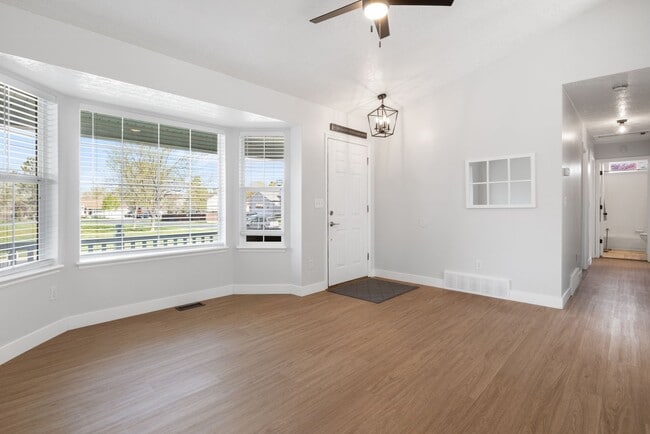 Building Photo - 318 Spyglass Dr
