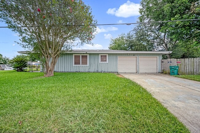 Foto del edificio - 3702 Malone Dr