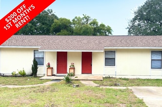 Building Photo - 208 Squirrel Haven Rd