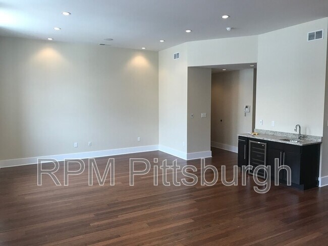 Foto del edificio - 1822 Harcum Wy