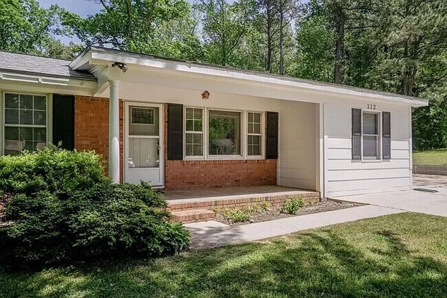 Foto del edificio - Charming 3BD, 1.5BA Garner Home Near White Oak Crossing