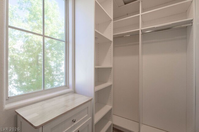 Foto del edificio - 4793 Hampstead Heath Ct