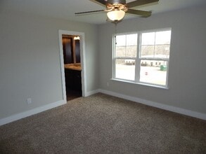 Building Photo - 401 Bee Cv Wy