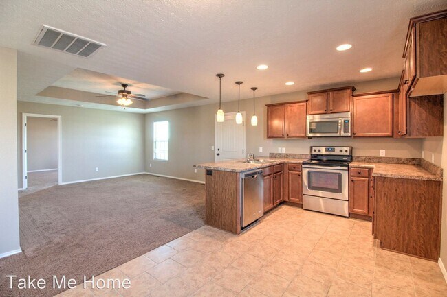 Building Photo - 3 br, 2 bath House - 5603 W Sugar Pine