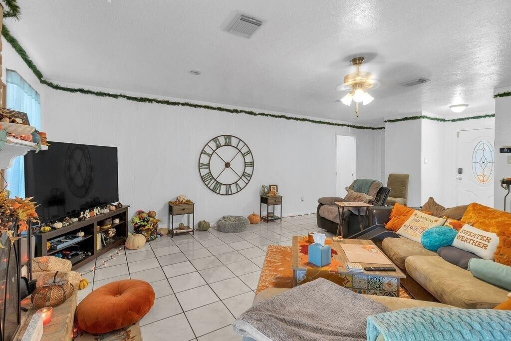 Building Photo - 10007 Kirkbluff Dr