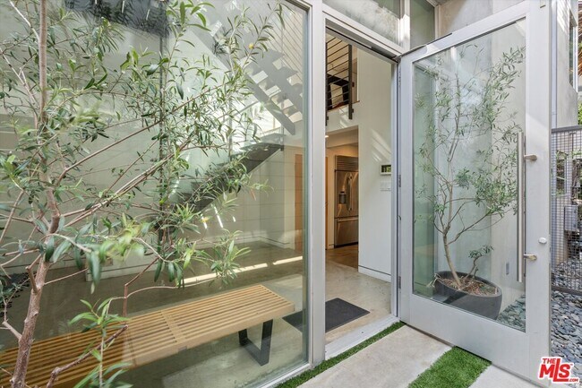 Foto del edificio - 720 Brooks Ave