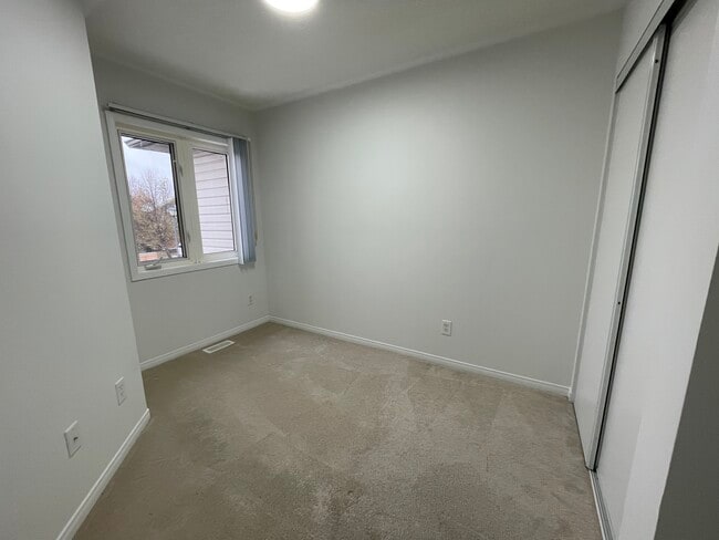 Building Photo - Heartland South Townhomes