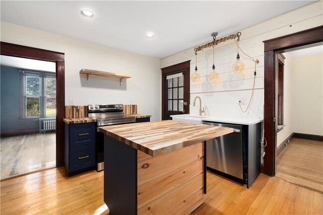 Foto del edificio - 31 Cranston Ave