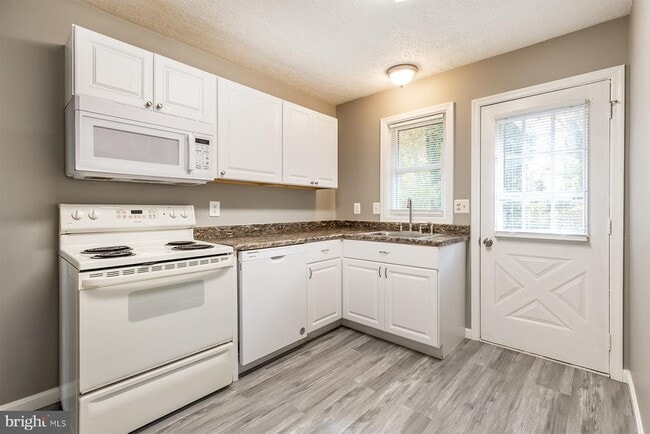 Building Photo - 847 Harbor View Terrace