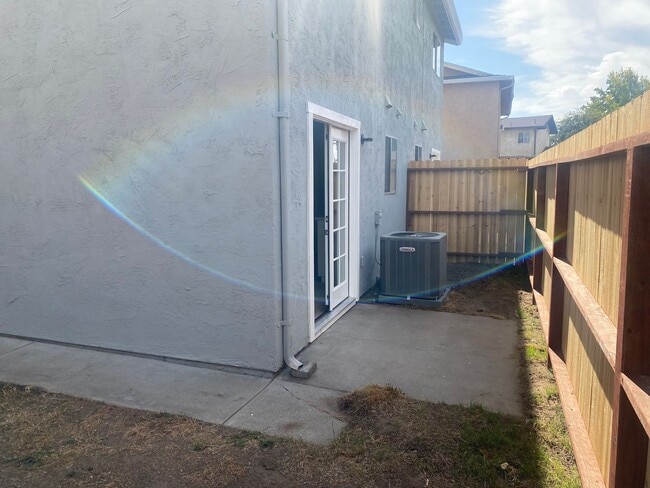 Foto del edificio - Available Soon! 2 bedroom 1.5 bath home in Lodi