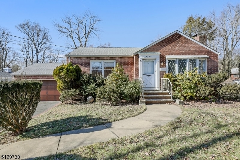 Primary Photo - 1226 Cedar Ave