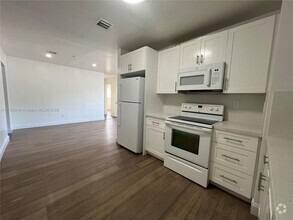 Building Photo - 770 NW 179th St