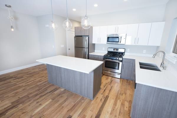 Primary Photo - 1610 E Belleview Pl