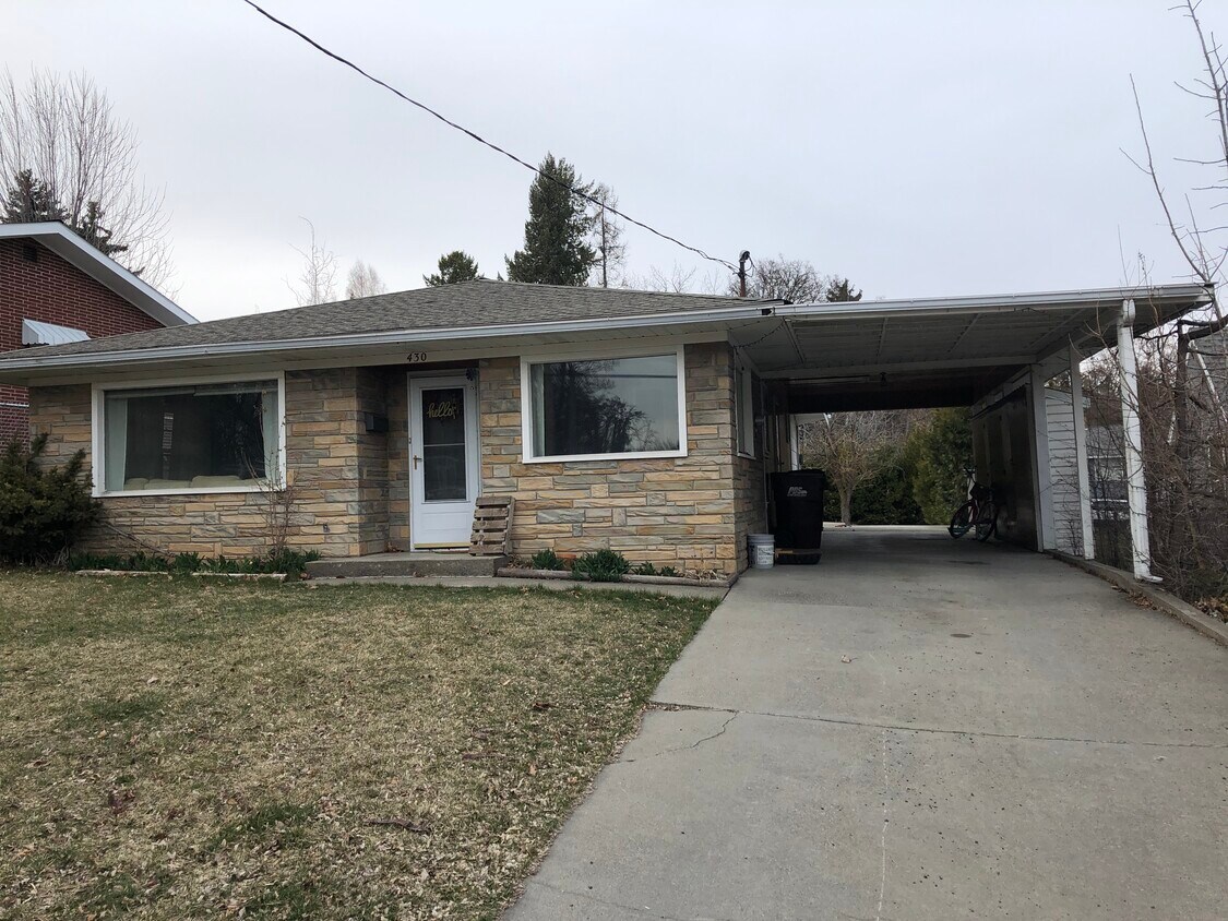 430 NW Harrison St, Pullman, WA 99163 House Rental in Pullman, WA